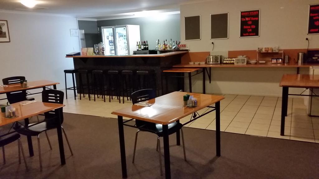 True Blue Motor Inn Rockhampton Ngoại thất bức ảnh