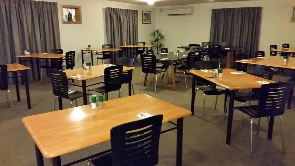 True Blue Motor Inn Rockhampton Ngoại thất bức ảnh
