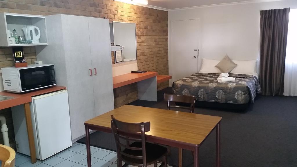 True Blue Motor Inn Rockhampton Ngoại thất bức ảnh