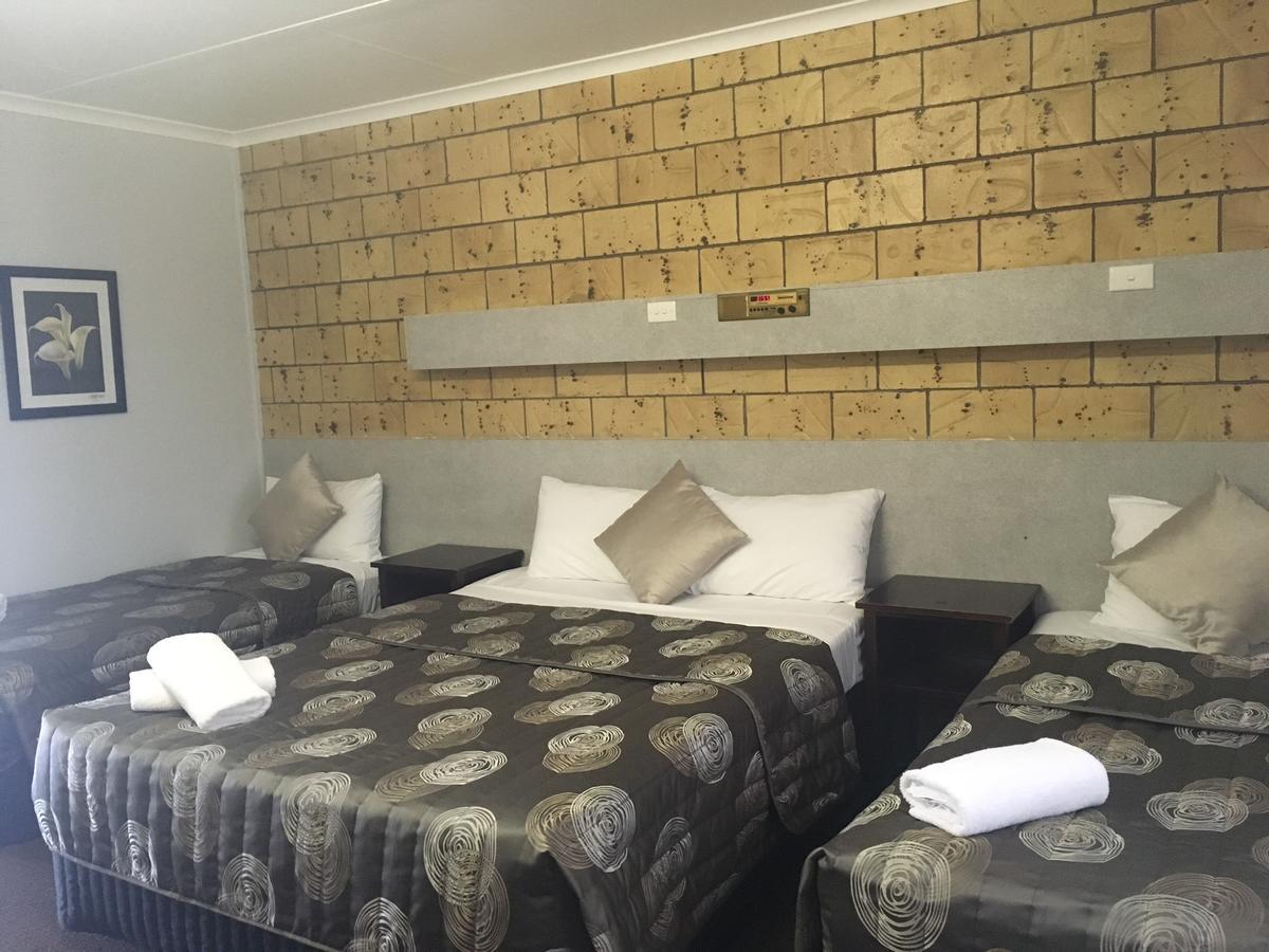 True Blue Motor Inn Rockhampton Ngoại thất bức ảnh