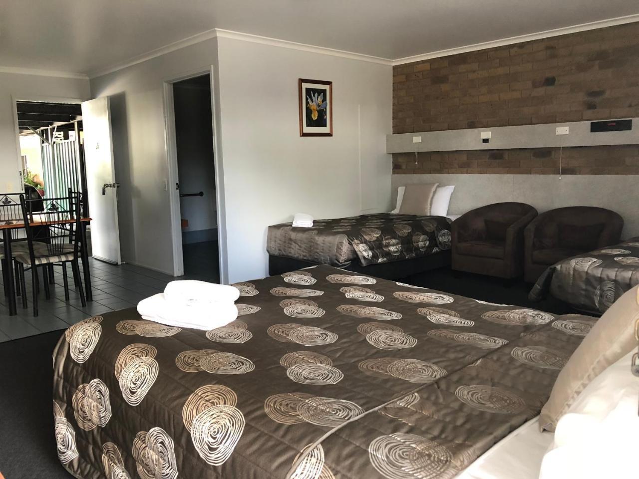 True Blue Motor Inn Rockhampton Ngoại thất bức ảnh