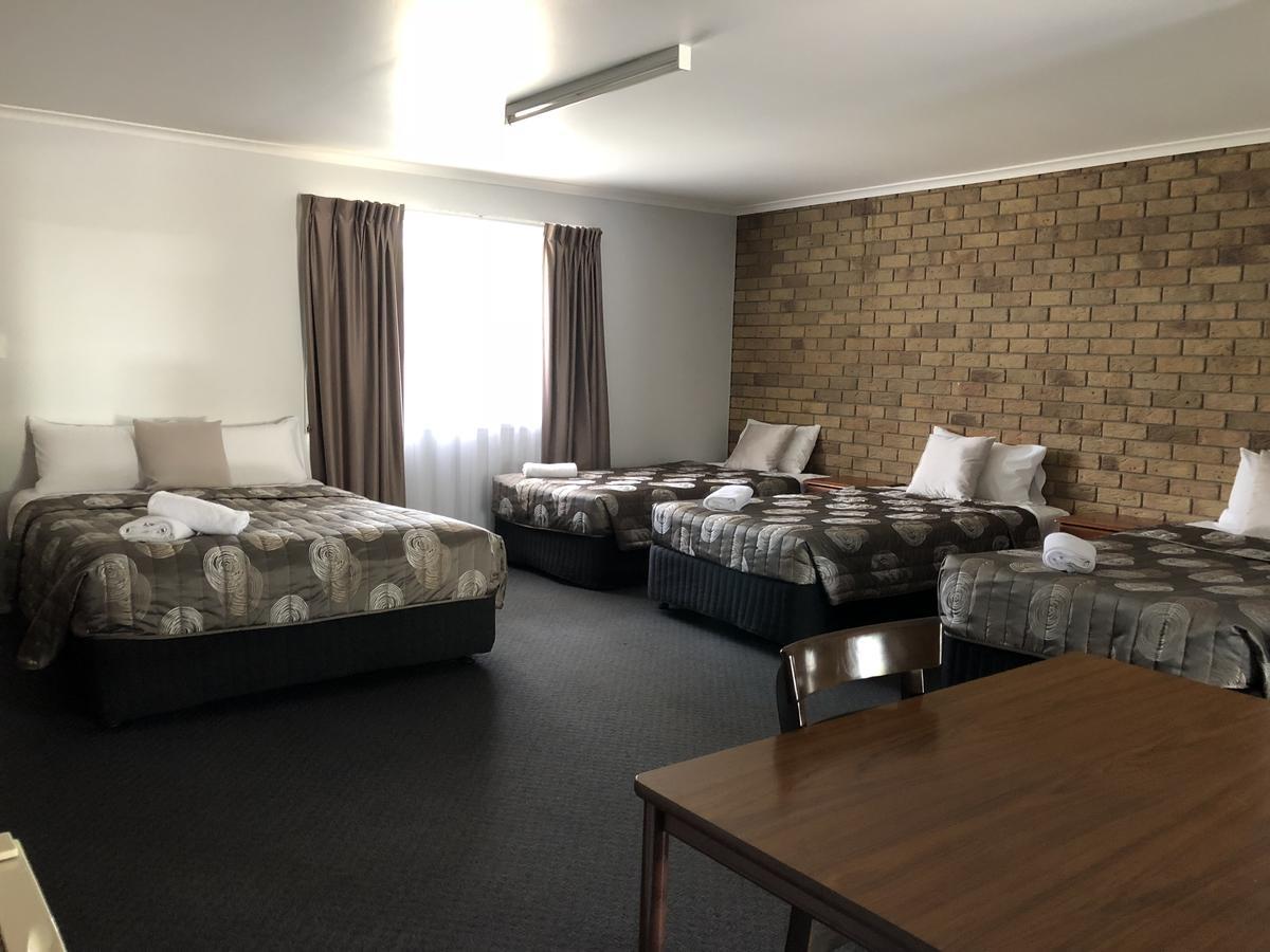 True Blue Motor Inn Rockhampton Ngoại thất bức ảnh