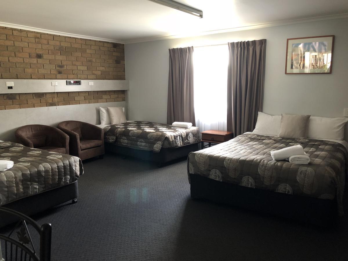 True Blue Motor Inn Rockhampton Ngoại thất bức ảnh