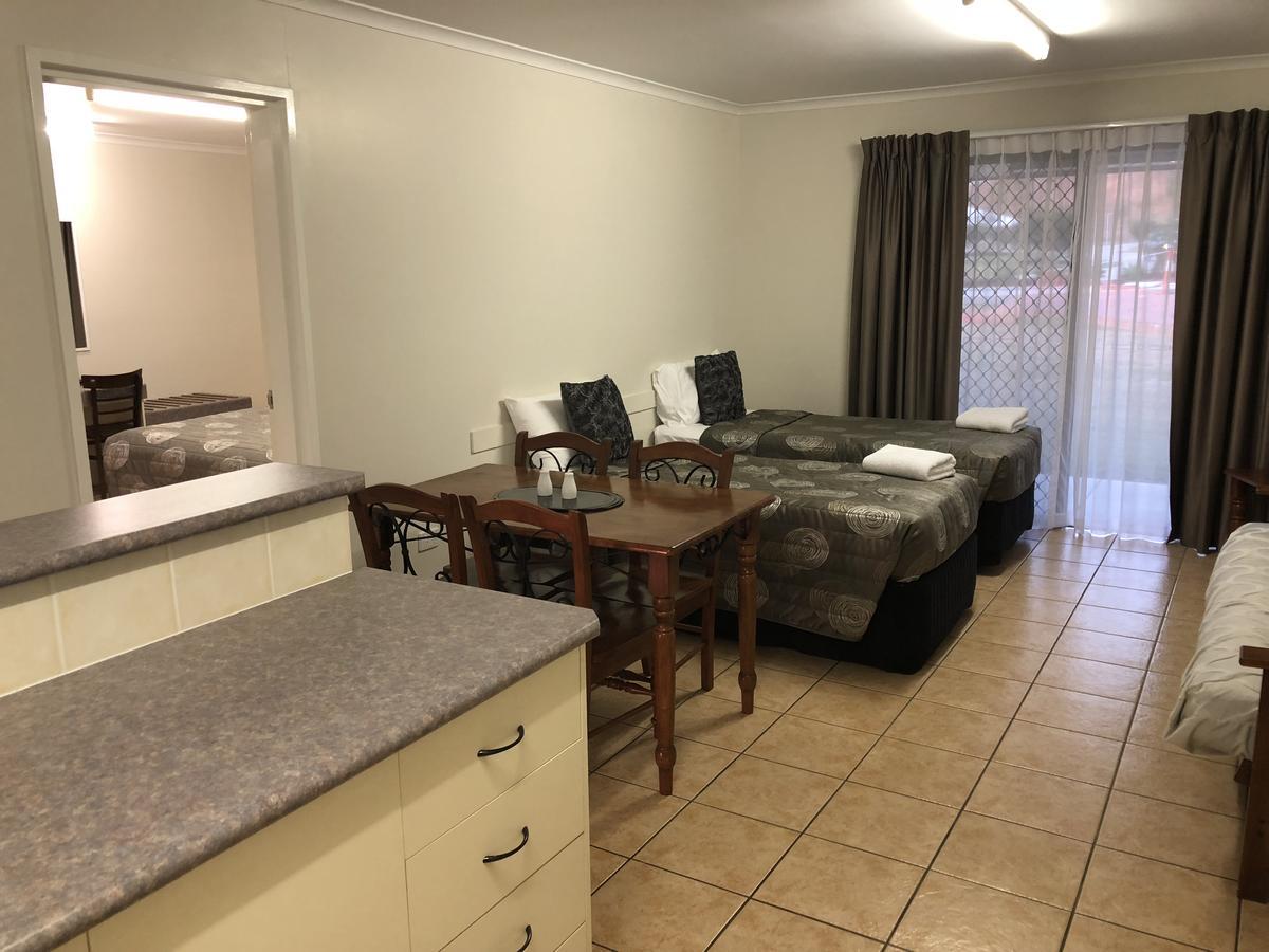 True Blue Motor Inn Rockhampton Ngoại thất bức ảnh