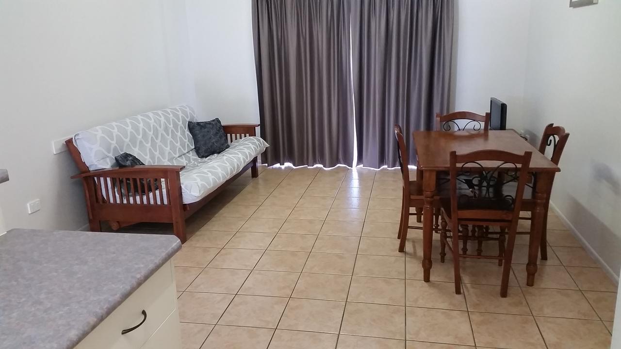 True Blue Motor Inn Rockhampton Ngoại thất bức ảnh