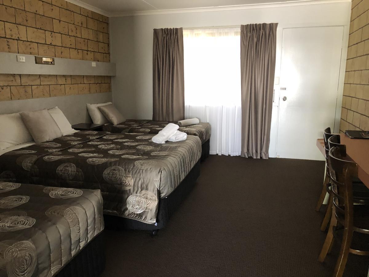 True Blue Motor Inn Rockhampton Ngoại thất bức ảnh