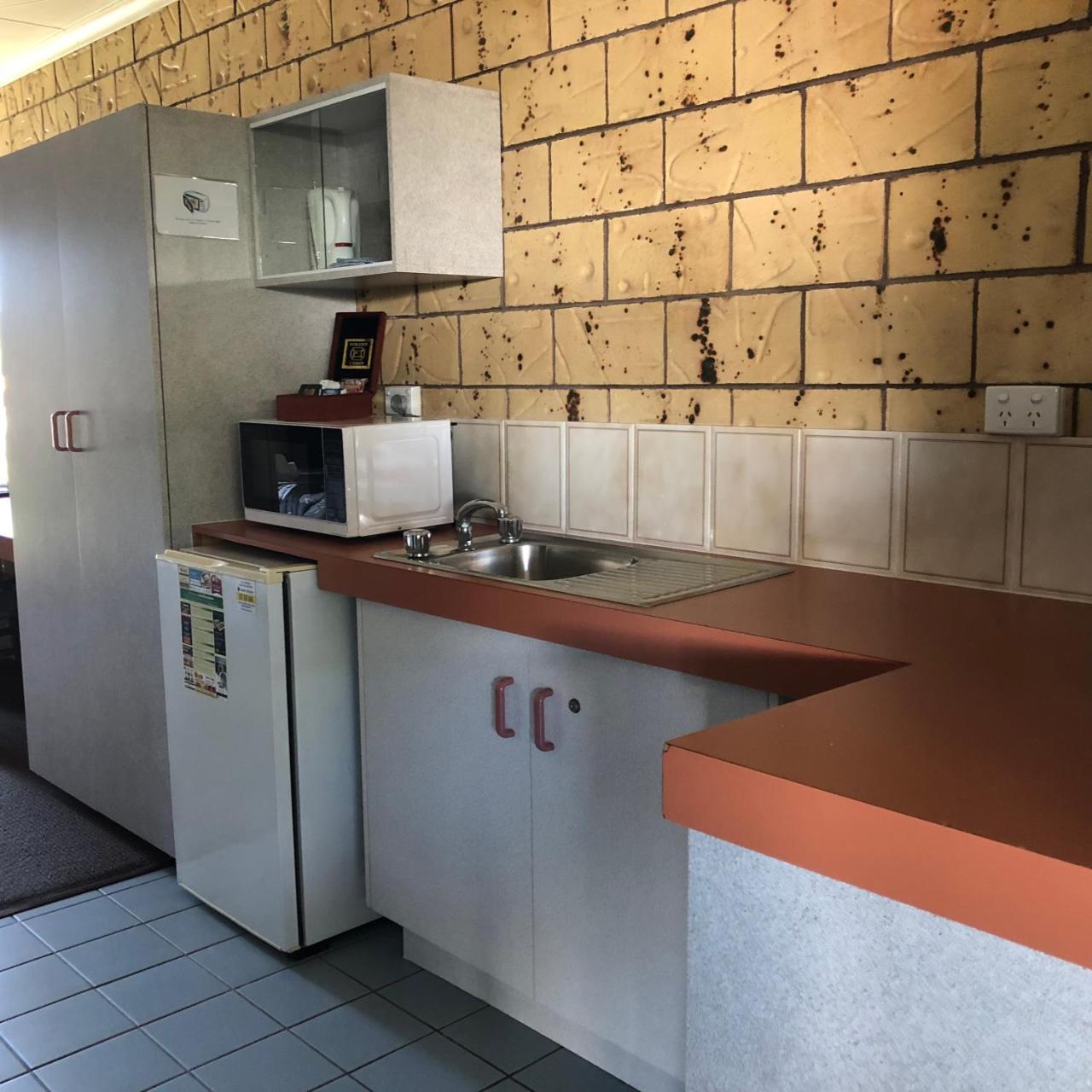 True Blue Motor Inn Rockhampton Ngoại thất bức ảnh