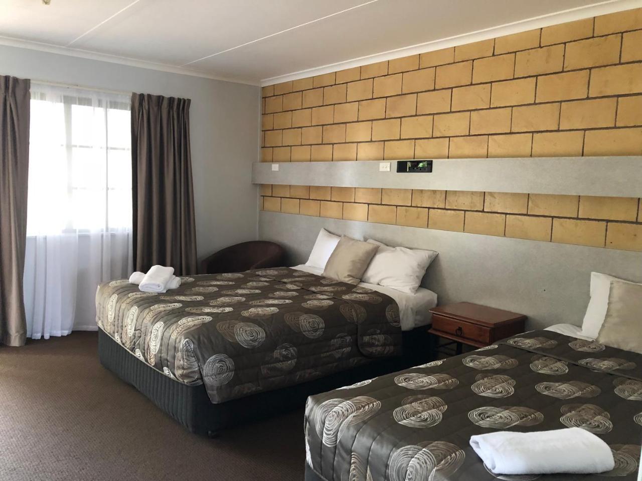 True Blue Motor Inn Rockhampton Ngoại thất bức ảnh