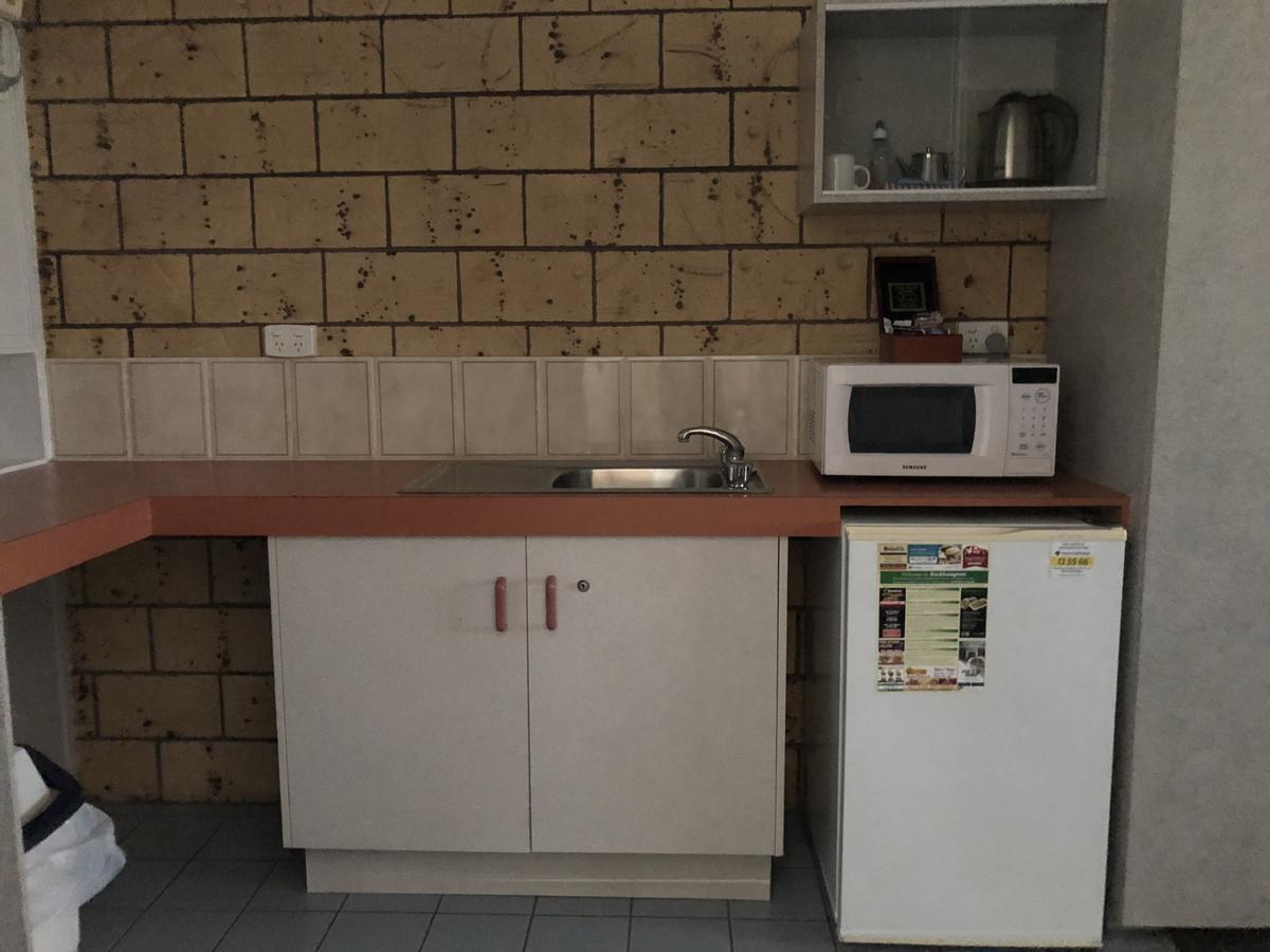 True Blue Motor Inn Rockhampton Ngoại thất bức ảnh