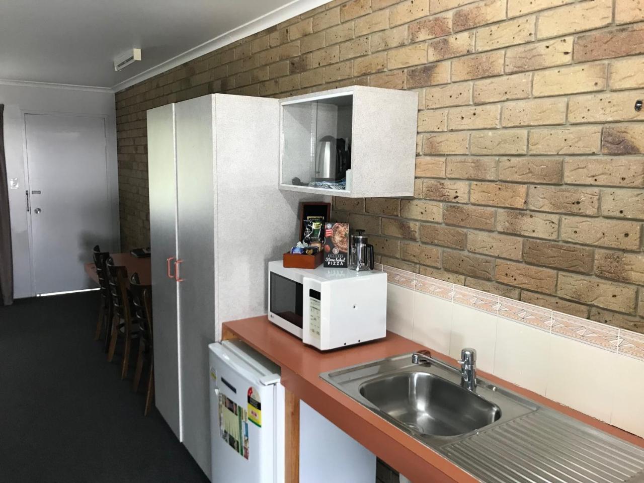 True Blue Motor Inn Rockhampton Ngoại thất bức ảnh