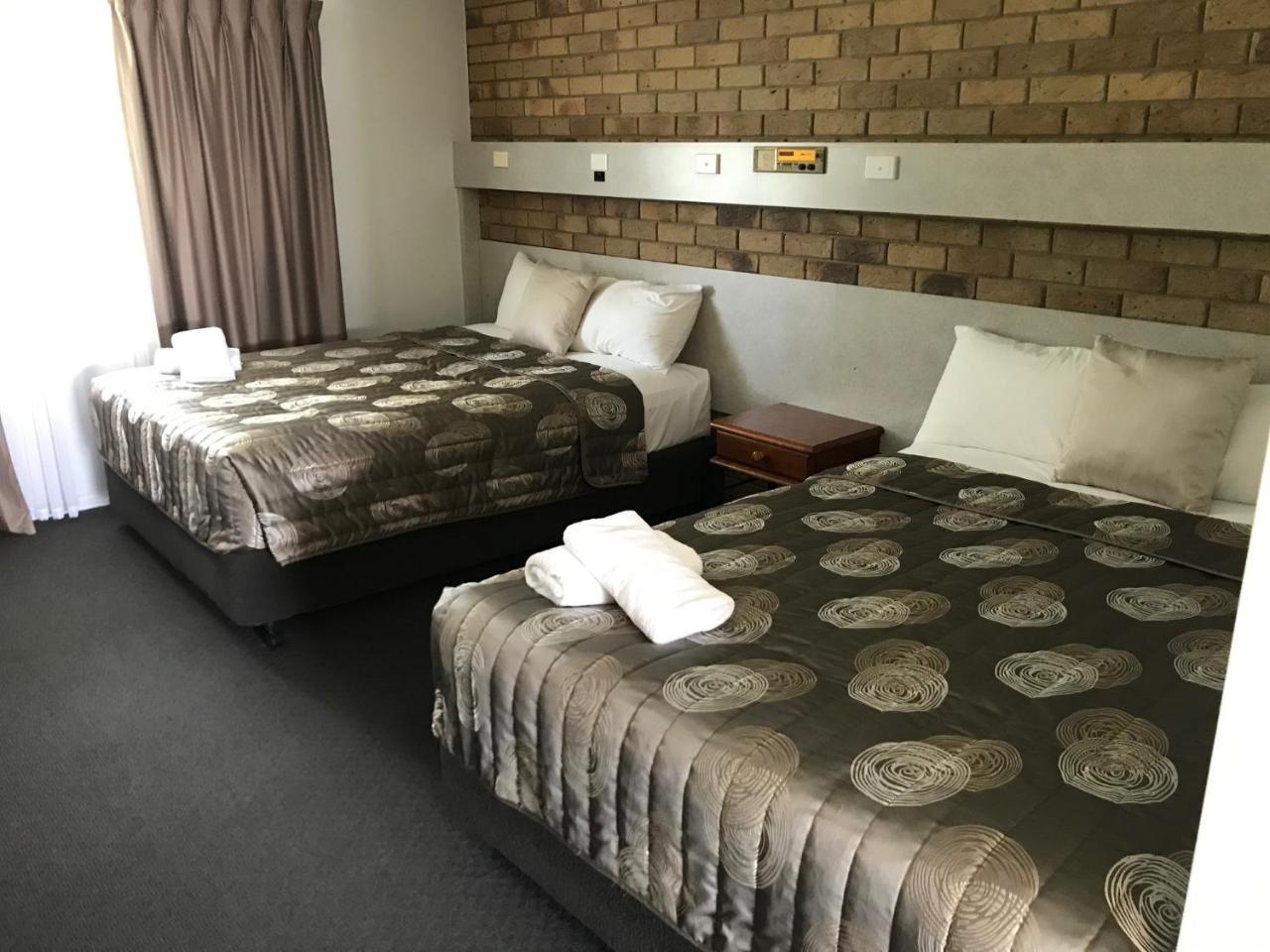 True Blue Motor Inn Rockhampton Ngoại thất bức ảnh